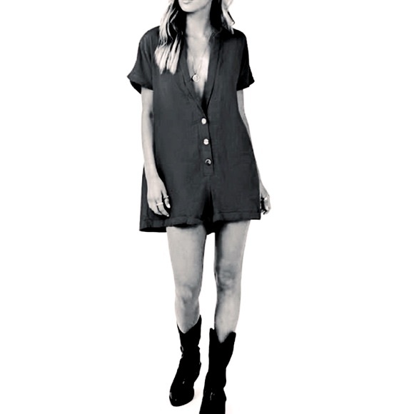 Miyieonz Black Loose Fit Low V-neck Short Sleeve Romper Jumpsuit - Picture 2 of 10